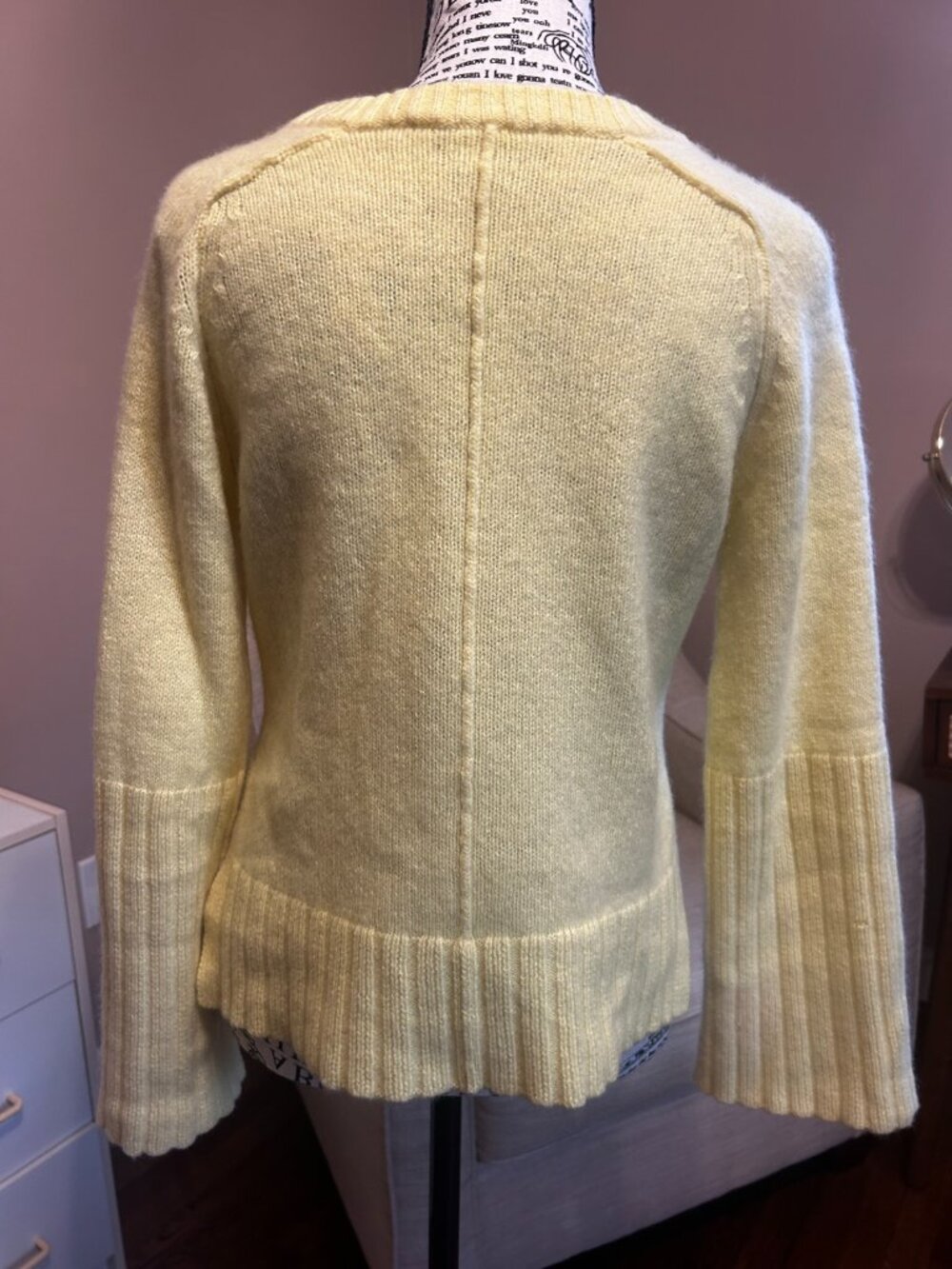 Autumn Cashmere 100% Cashmere V-Neck Ribbed Sweater Yellow XS - Picture 2 of 11